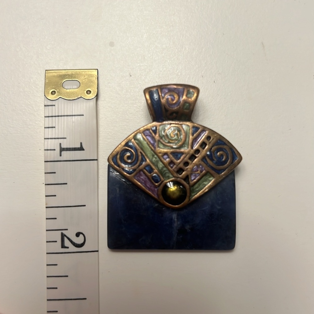 Chicos pendant.